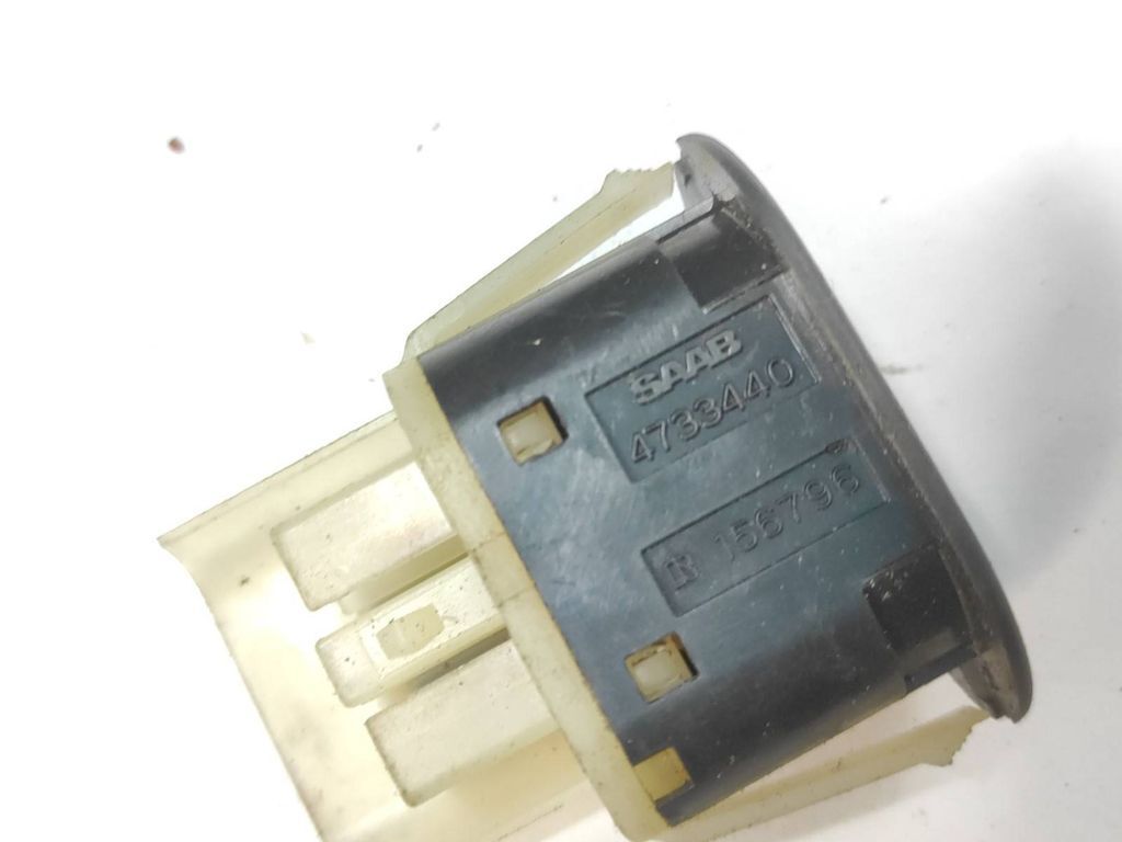 Saab 9-5 2.0T 110kW Petrol 2000 Tailgate opening switch 4733440 