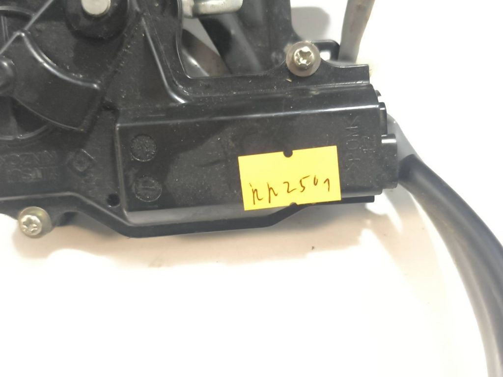 Toyota Avensis T250 2006 Rear Tailgate trunk boot lock catch latch 