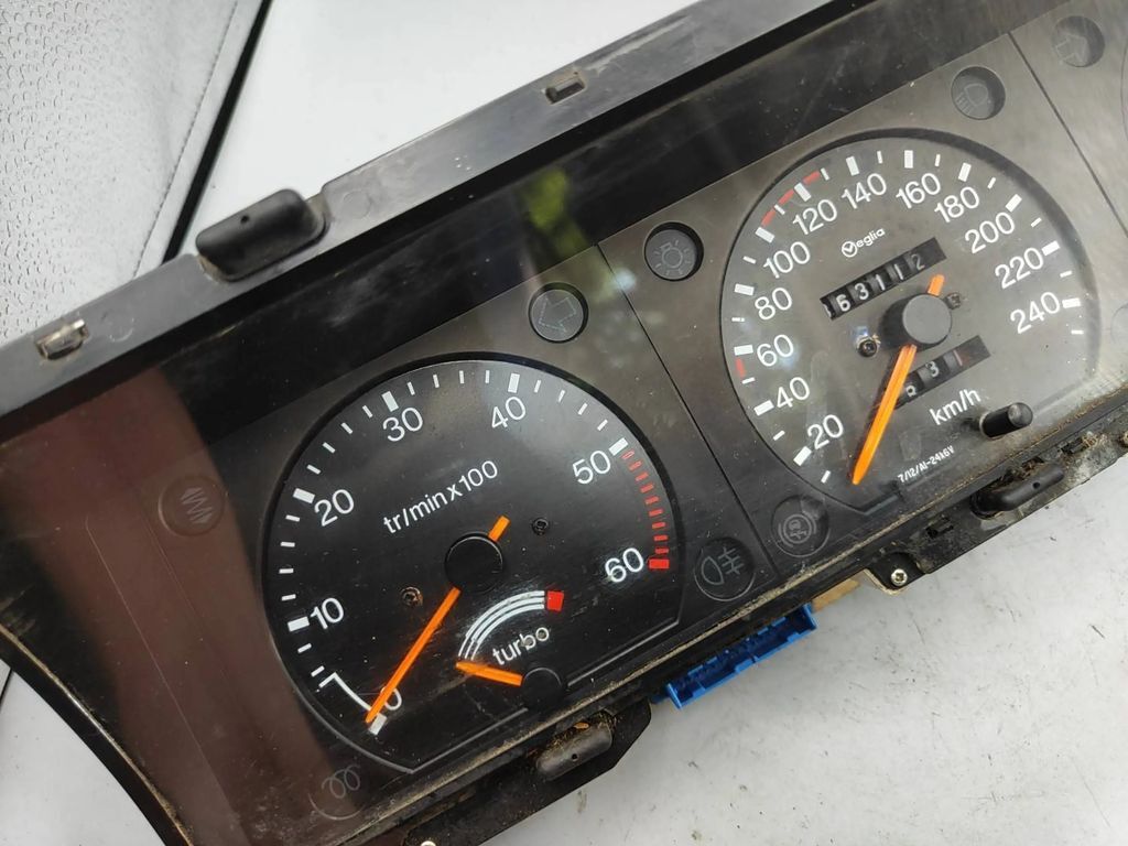 Renault 11 1990 LHD speedometer instrument cluster 9609162080 