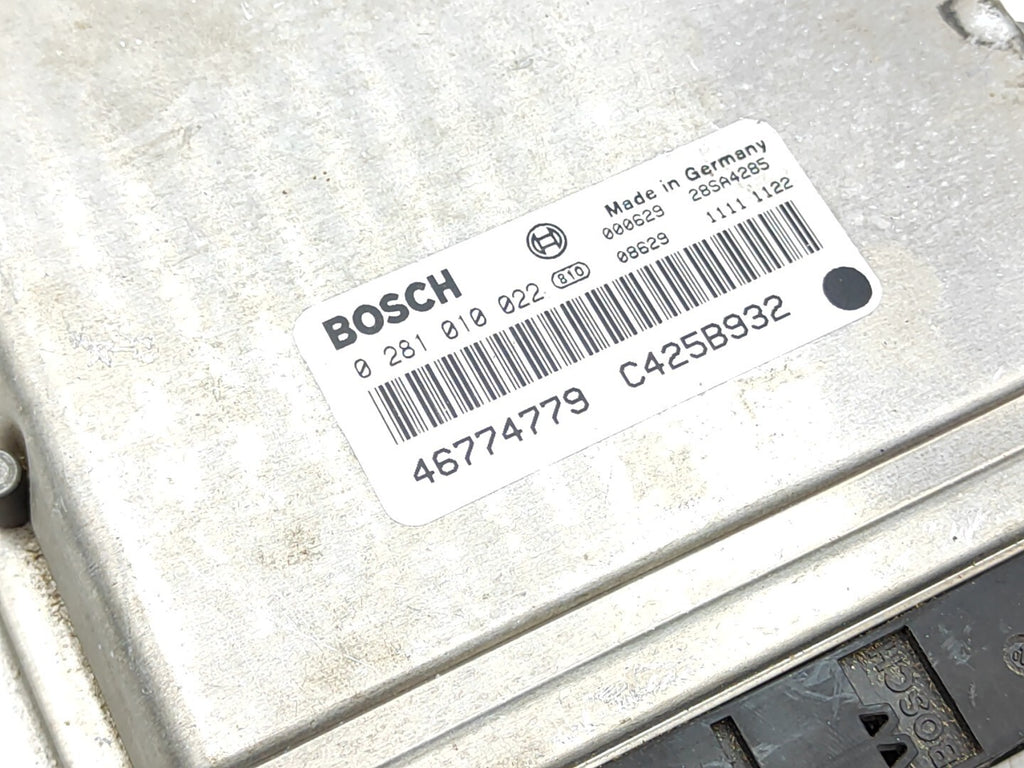 Alfa Romeo 156 2.4JTD SW 2000 Engine Control Module ECU 46774779 0281010022