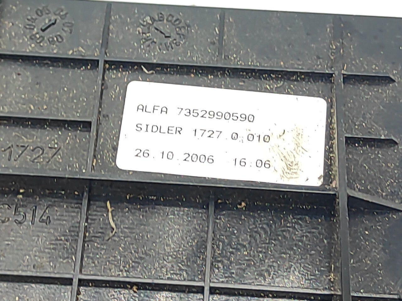 Alfa Romeo 147 GT 2005 Front Dash Cup Holder / Storage 7352990590