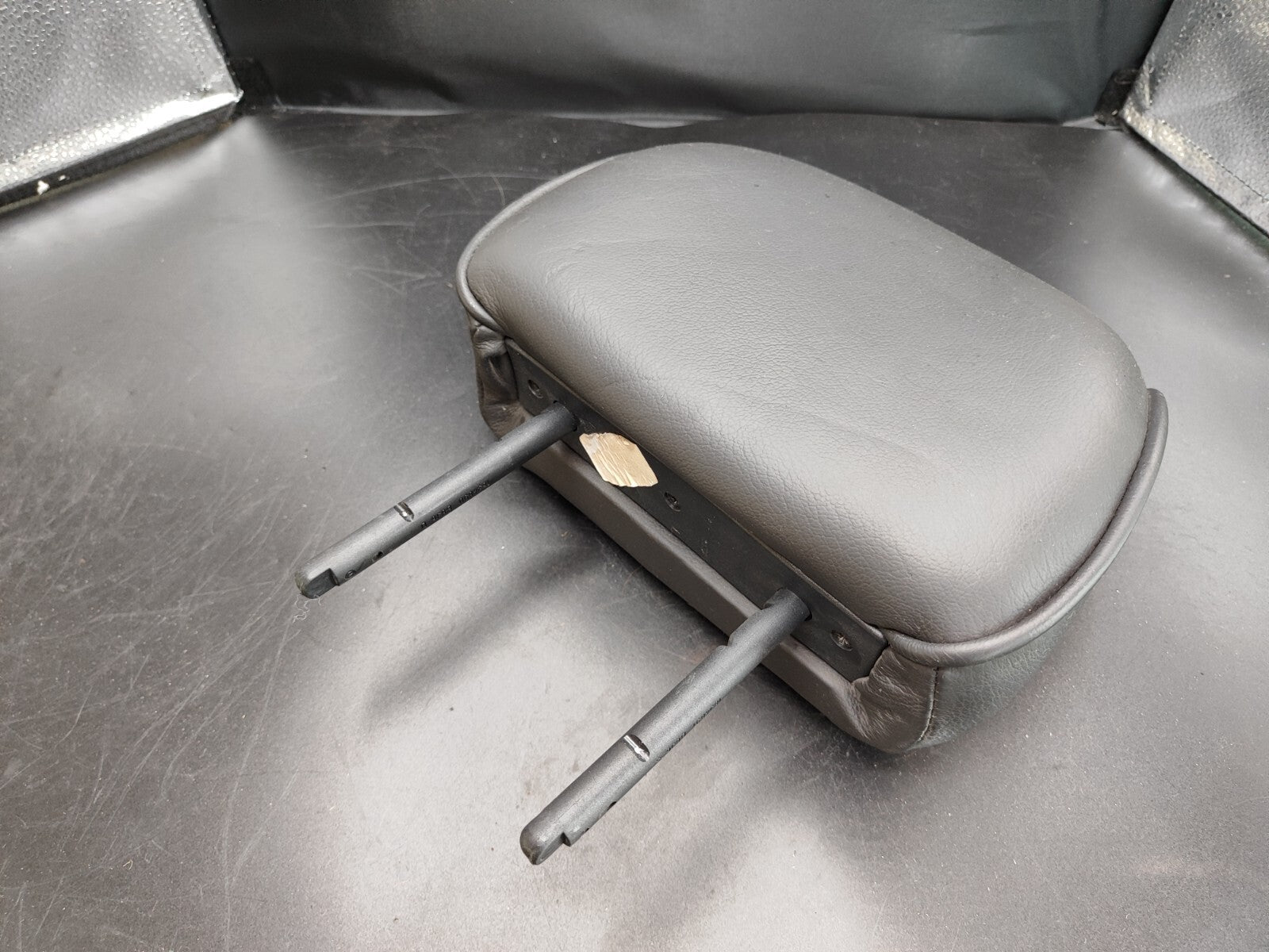 Alfa Romeo 147 1.9JTD 110kW 2003 Rear Interior Seat Headrest Black Leather