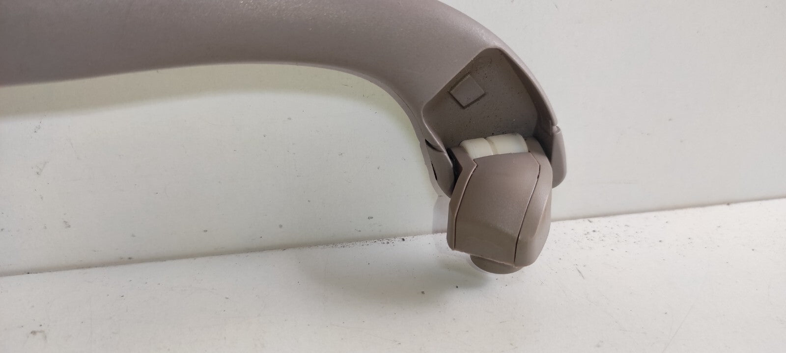 Peugeot 607 3.0i V6 2000 Rear Left Side Roof Grab Handle