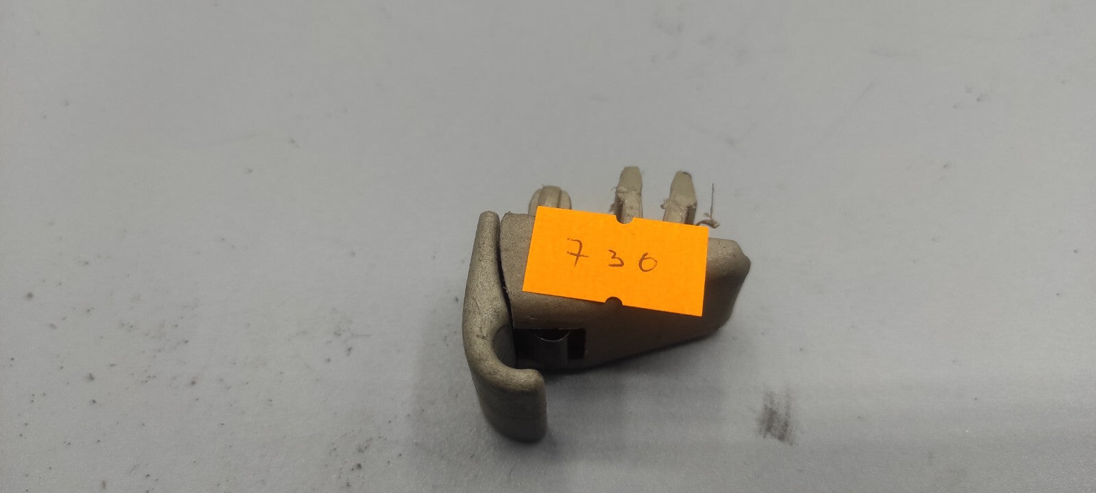 Alfa Romeo 156 SW 2.4JTD 2002 Front Right Sun Visor Cover Mount Clip