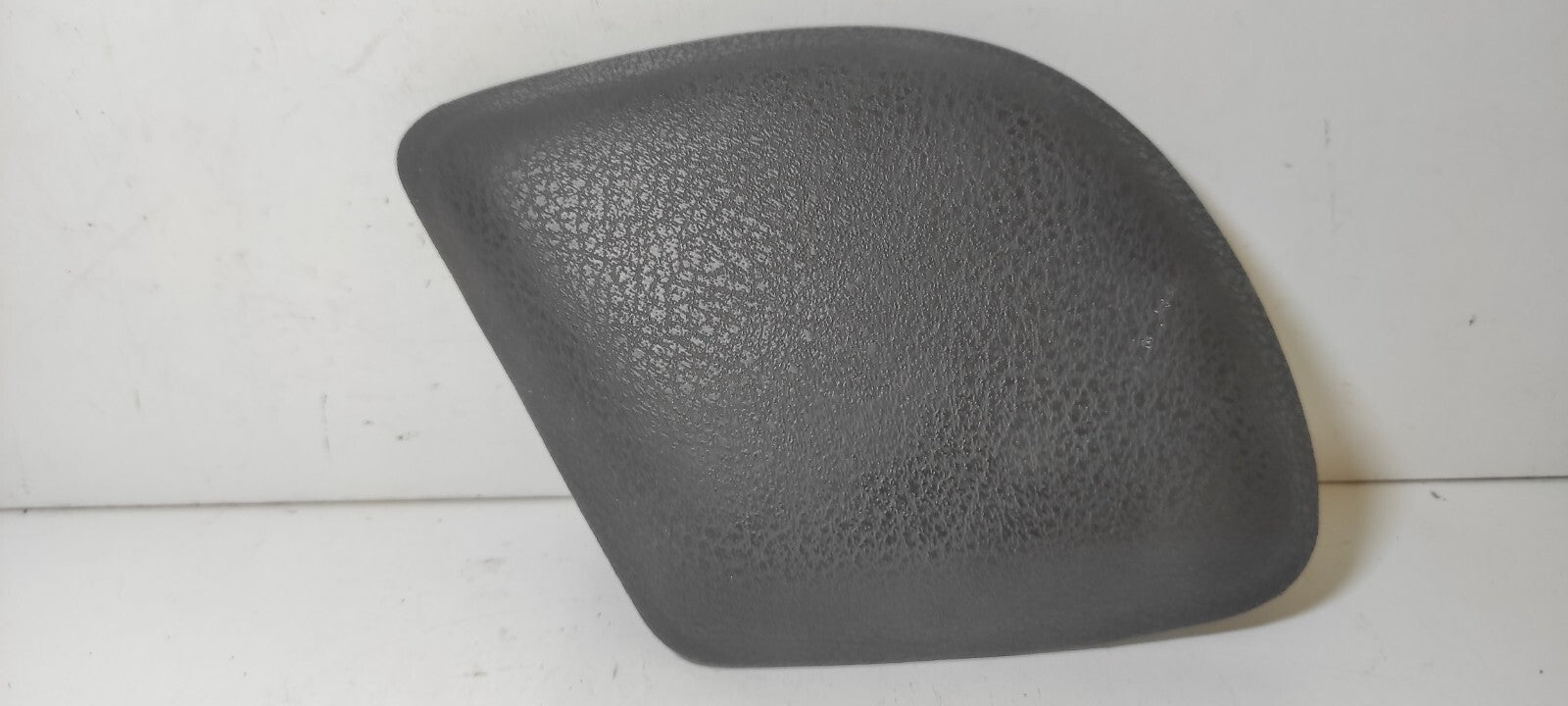 Alfa Romeo GT 1.9JTD 110kW 2005 Front Right Center Console Leather Trim