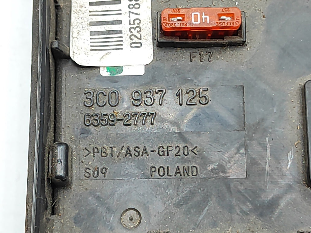 Volkswagen VW Passat B6 2006 Fuse Box Control Module ECU 3C0937125
