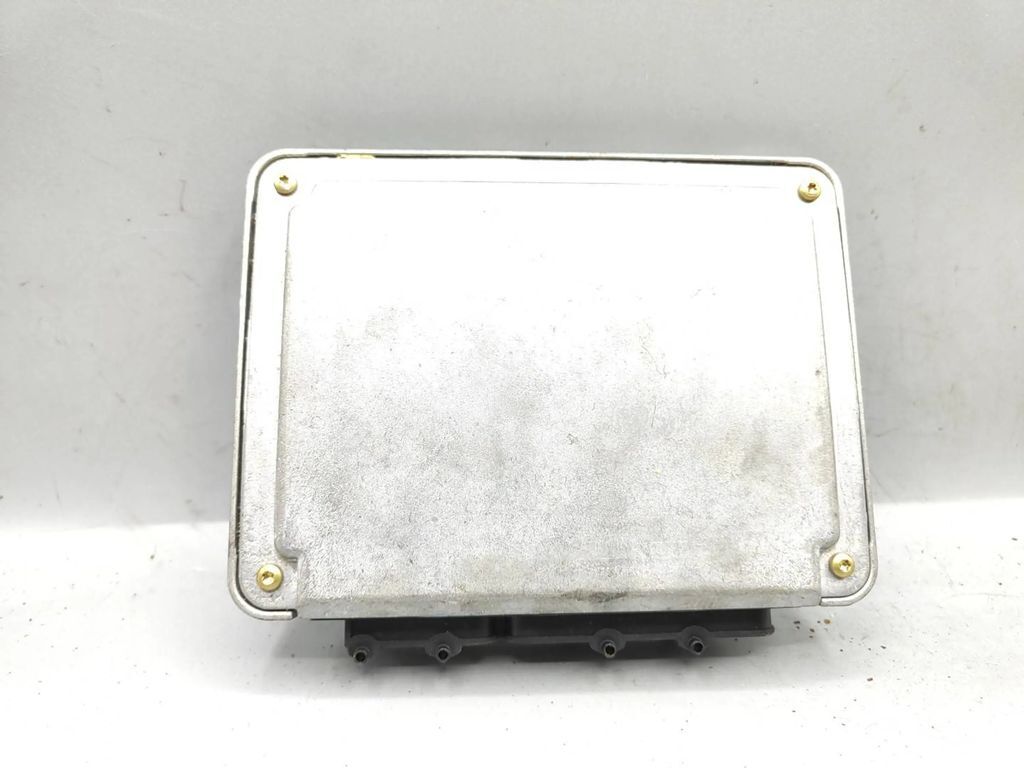 Volkswagen PASSAT B5 1999 038906018P Engine control unit module ECU 