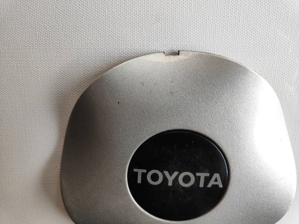 Toyota Avensis T220 2001 Original wheel cap 14180REM 14180