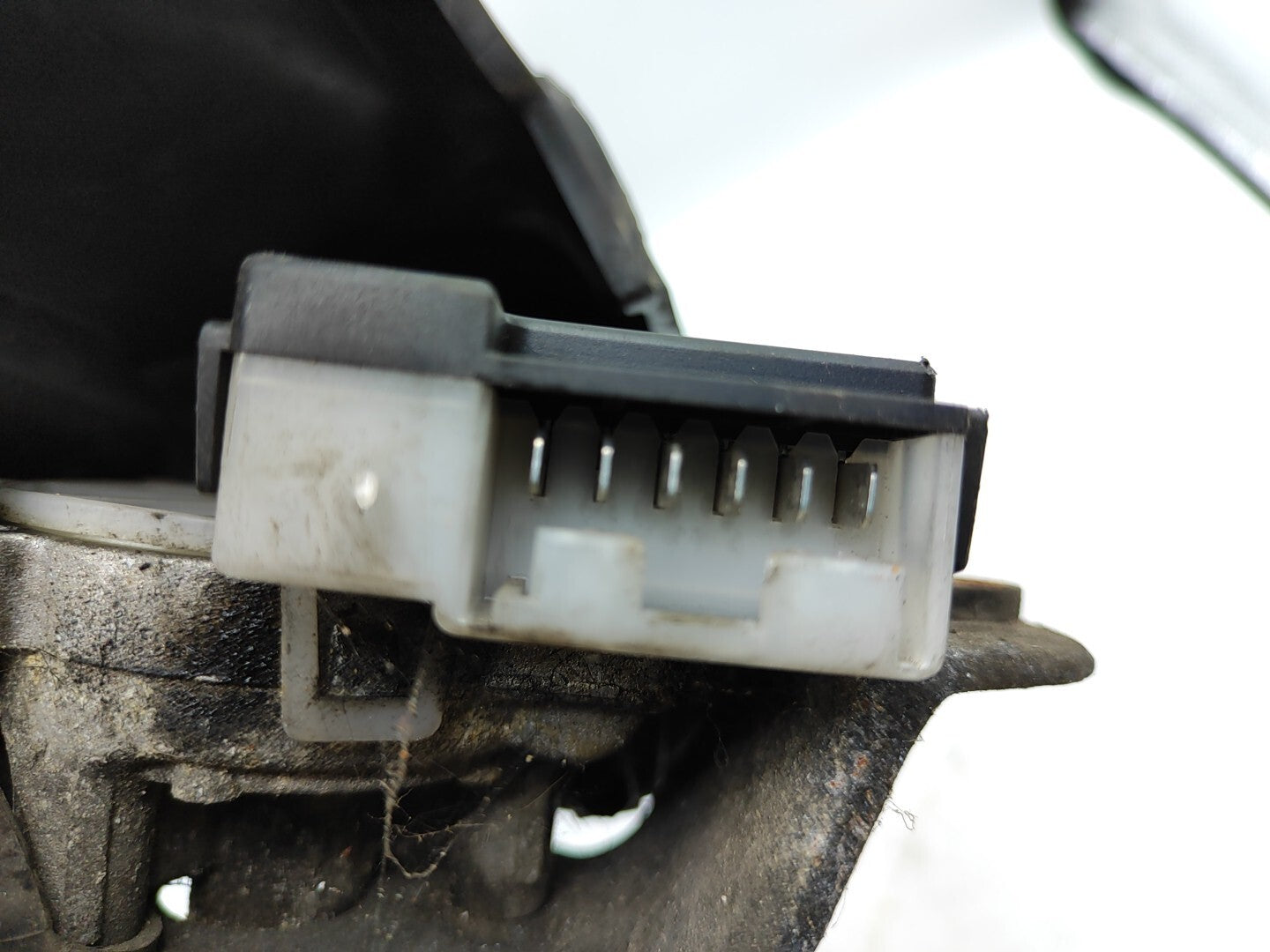 Alfa Romeo 156 2.4JTD  2000 LHD Front Windshield Wiper Motor TGE 12V 6 Pin