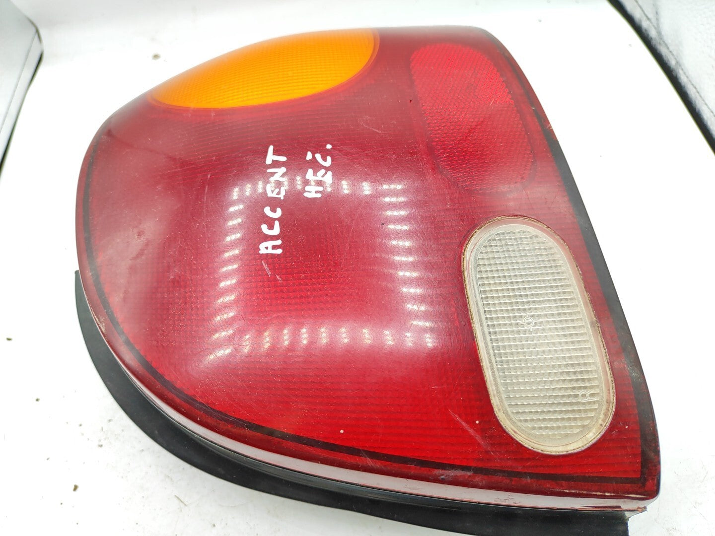 HYUNDAI ACCENT I X-3 1998 Rear Right Side Taillight Lamp Light