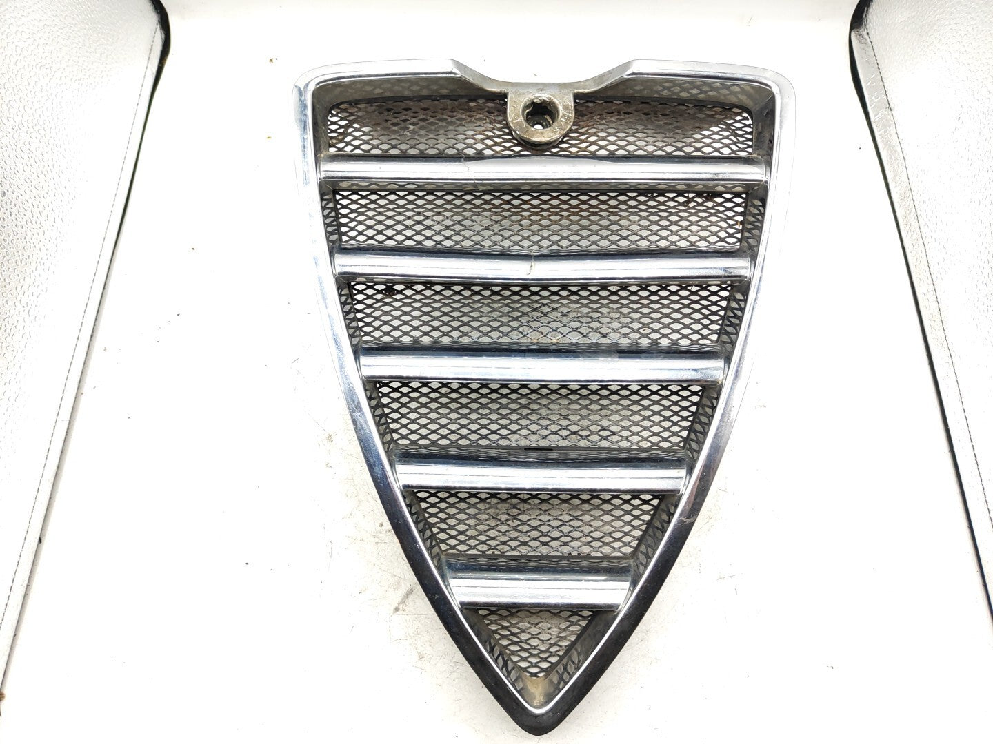 Alfa Romeo 166 FACELIFT 2.4JTD 2004 Front Bumper Center Chrome Grill