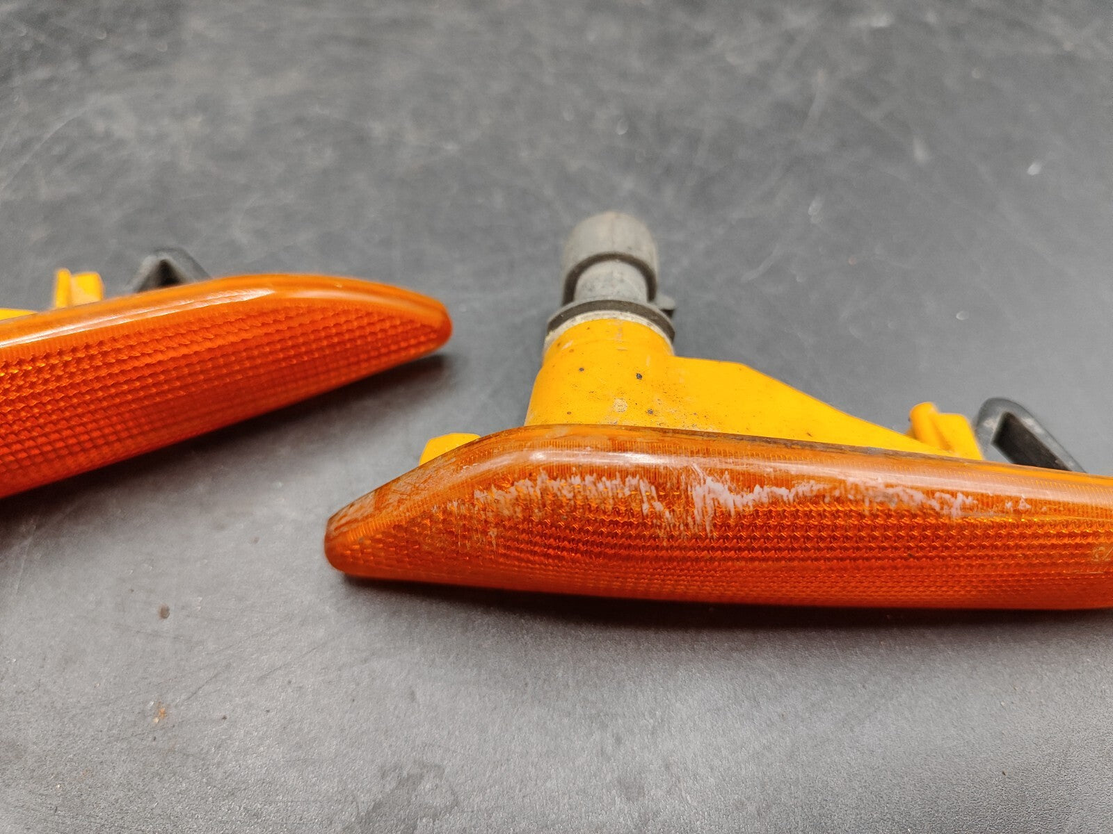 Alfa Romeo 156 2.4JTD 110kW Diesel 2000 Front Orange Indicator Turn Light Set