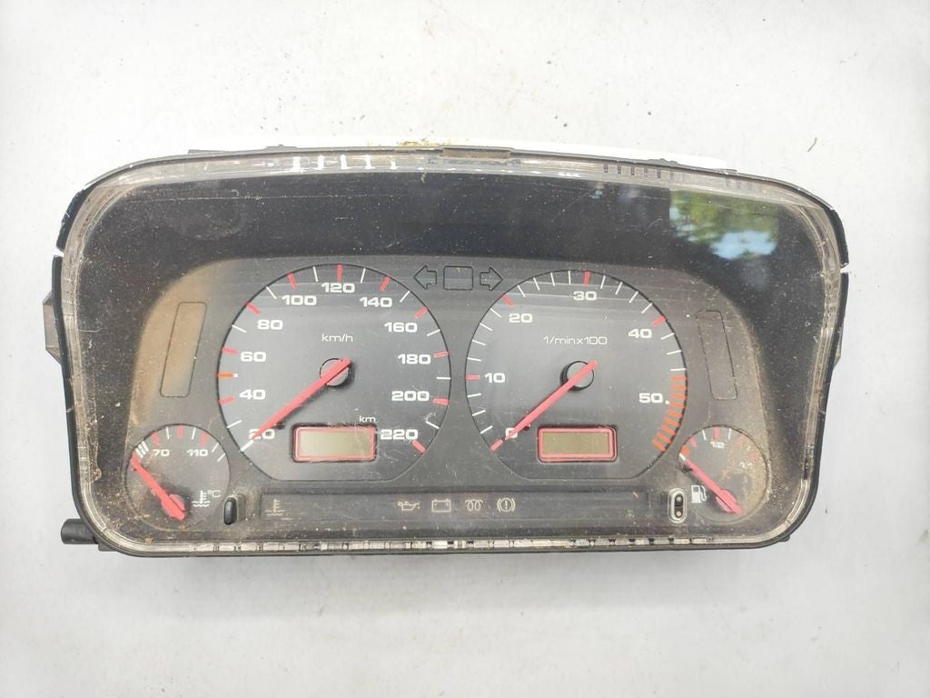 88311188 Volkswagen Golf III 1991 speedometer instrument cluster 