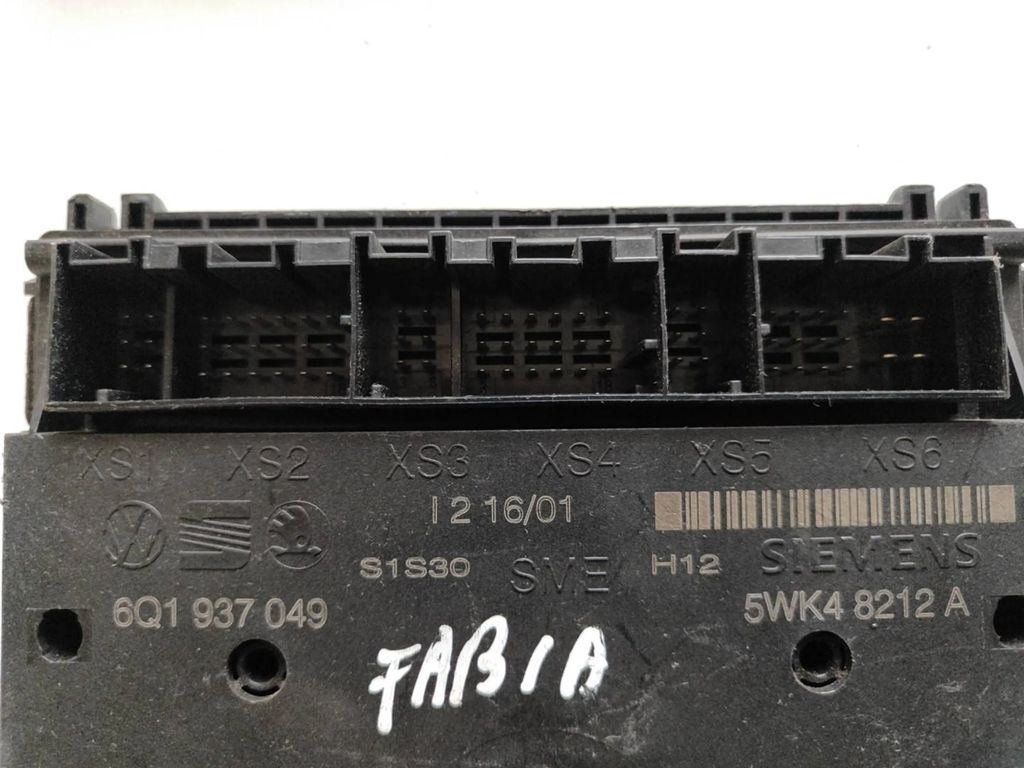 Skoda Fabia Mk1 (6Y) 2007 Comfort convenience body module 6Q1937049 