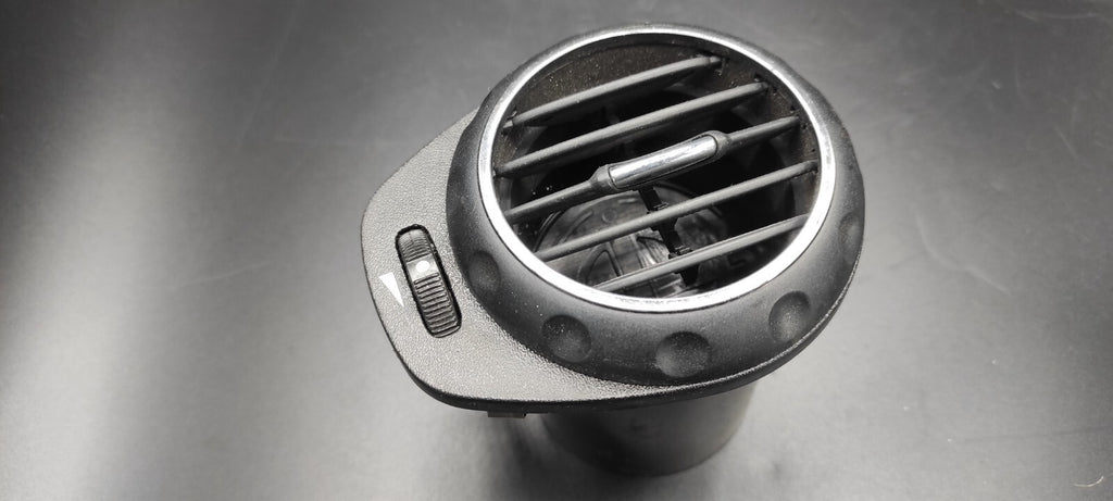 Alfa Romeo 147 GT 1.9JTD 2007 Front Right Dashboard Panel Side Air Vent Grill