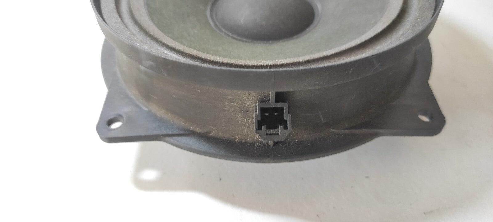 Alfa Romeo 147 1.9JTD 8V 85kW Diesel 2003 Interior Door Speaker