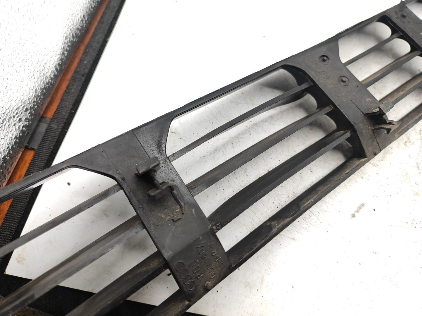 Audi A4 B5 1.8T Petrol Avant 1998 Front Lower Bumper Grill 8D0807683