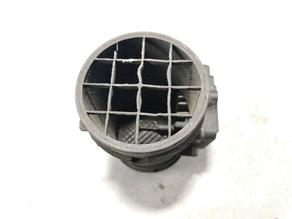 Opel Vectra B 1995 Petrol MAF mass air flow meter sensor 90411957 