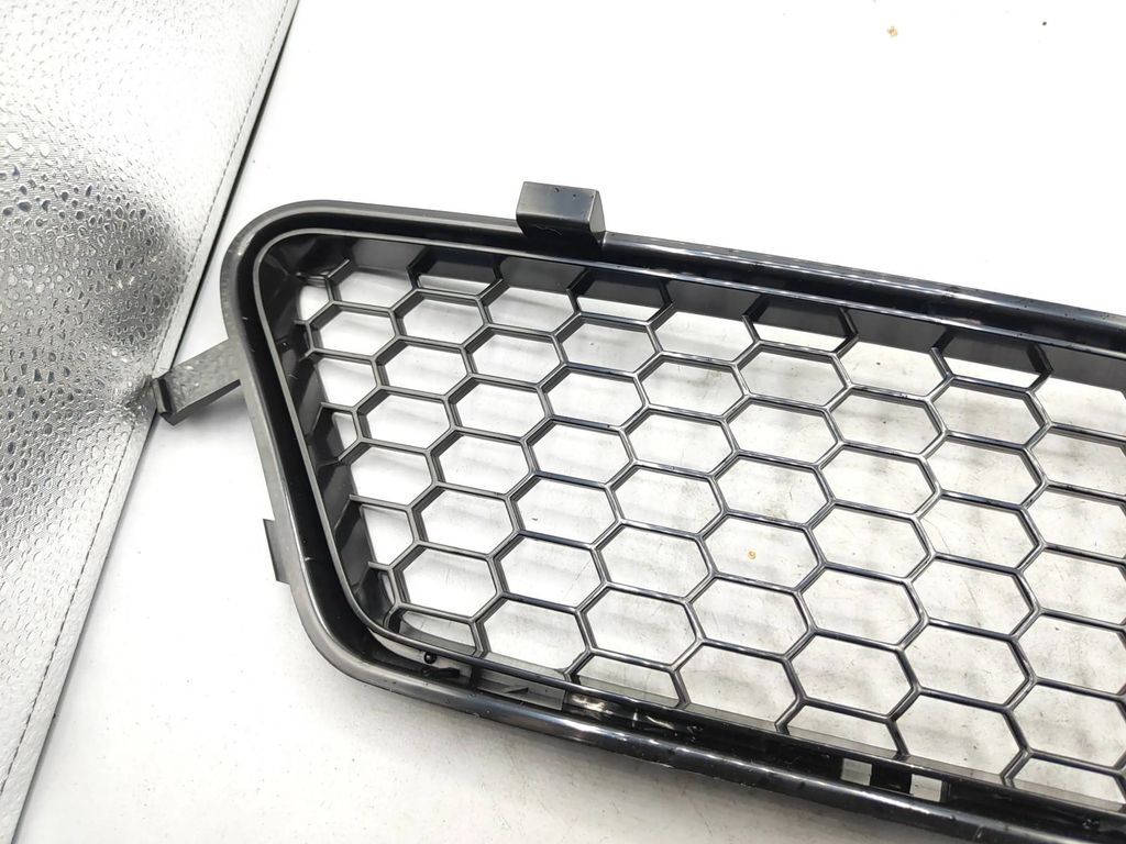 Alfa Romeo 159 2.4JTDm 147kW Saloon 2006 Front right bumper lower grill 