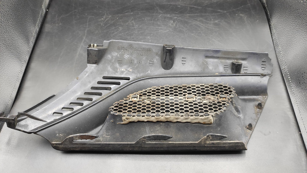 Alfa Romeo 166 2.4JTD 110kW 2002 Front Right Upper Grill 156016559 Blue