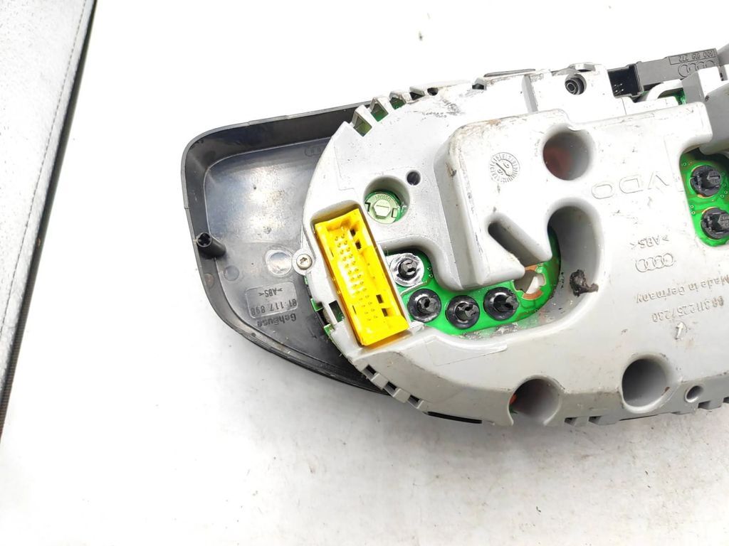 Audi A4 S4 B5 8D 1997 Diesel speedometer instrument cluster 8D0919033AX 