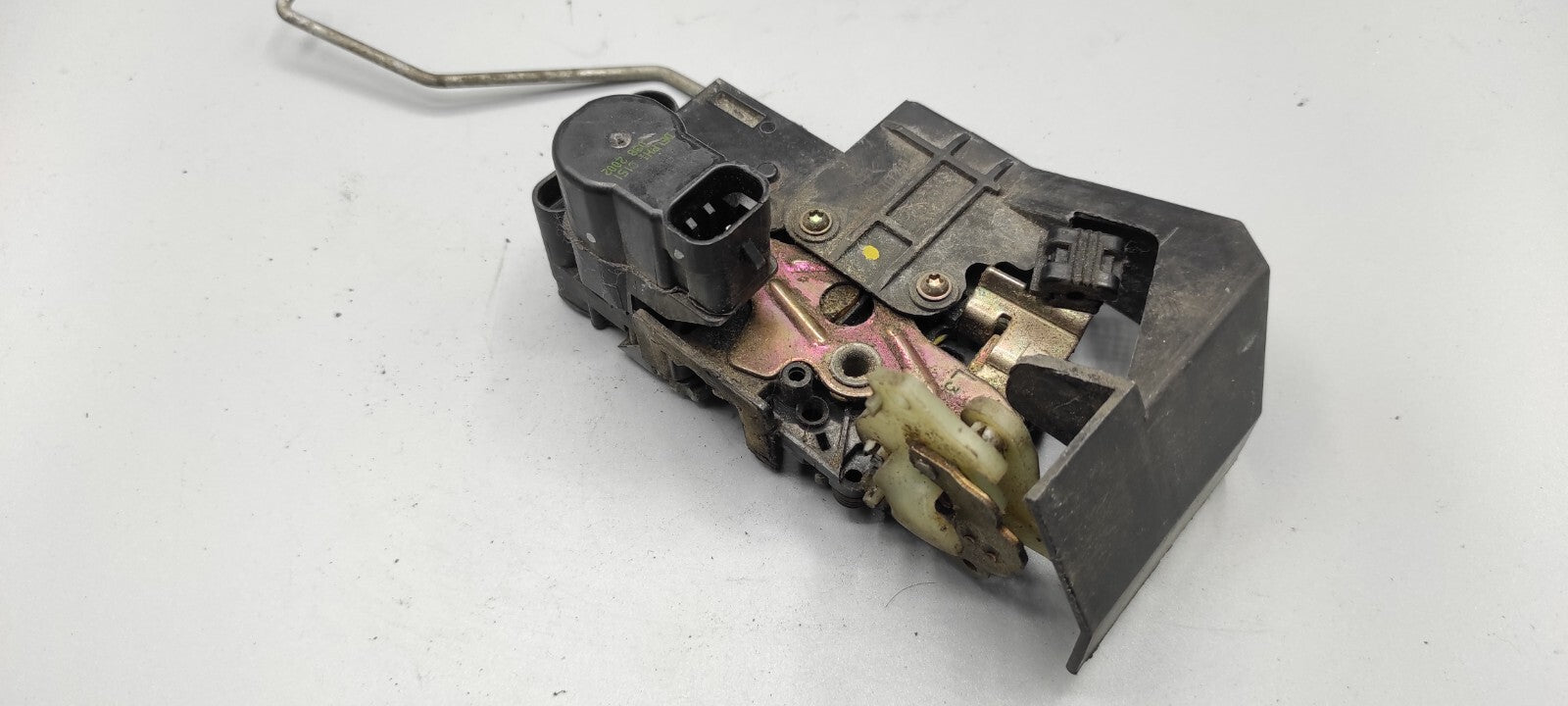 Alfa Romeo 156 SW 2.4JTD 110kW 2002 LHD Front Left Door Lock Latch 18110241