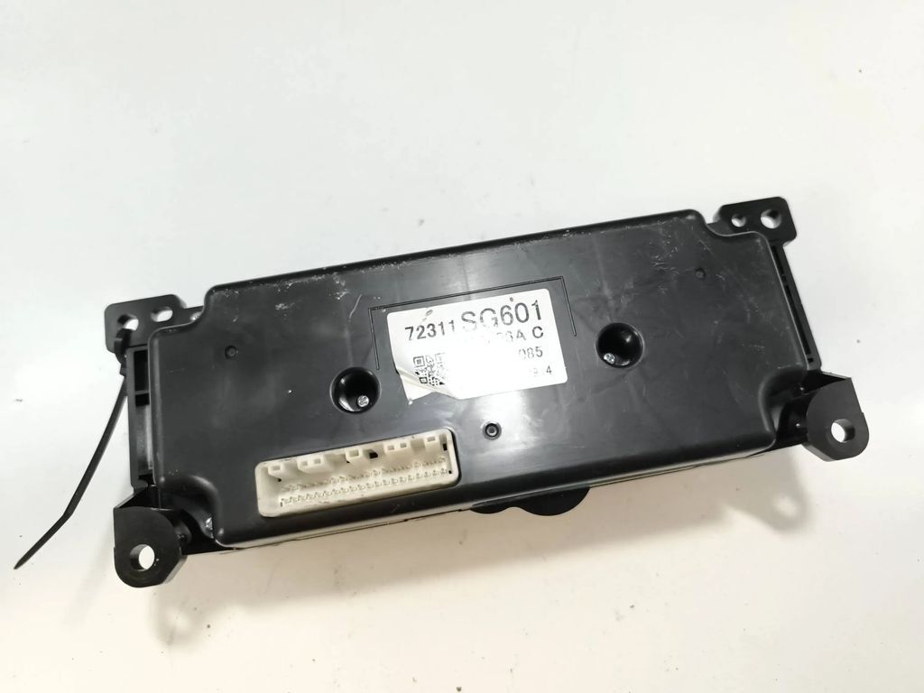 Subaru Forester SJ 2013 AC Climate control unit module 72311SG601 