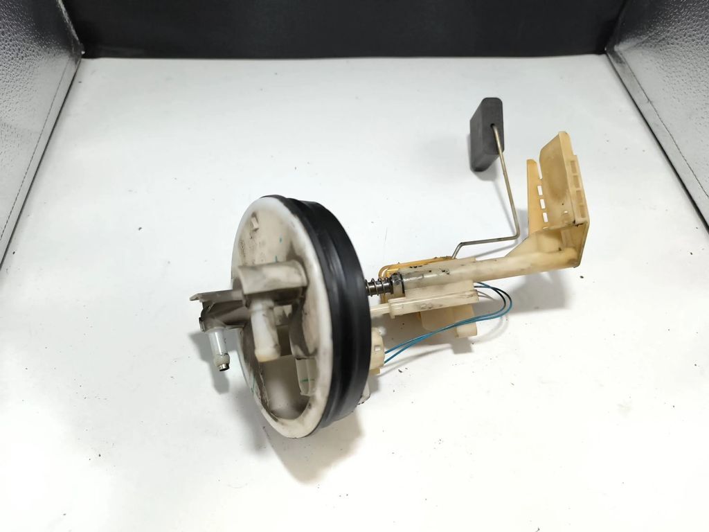 Mercedes-Benz E W211 Diesel 2003 Fuel level sensor A2114701641 