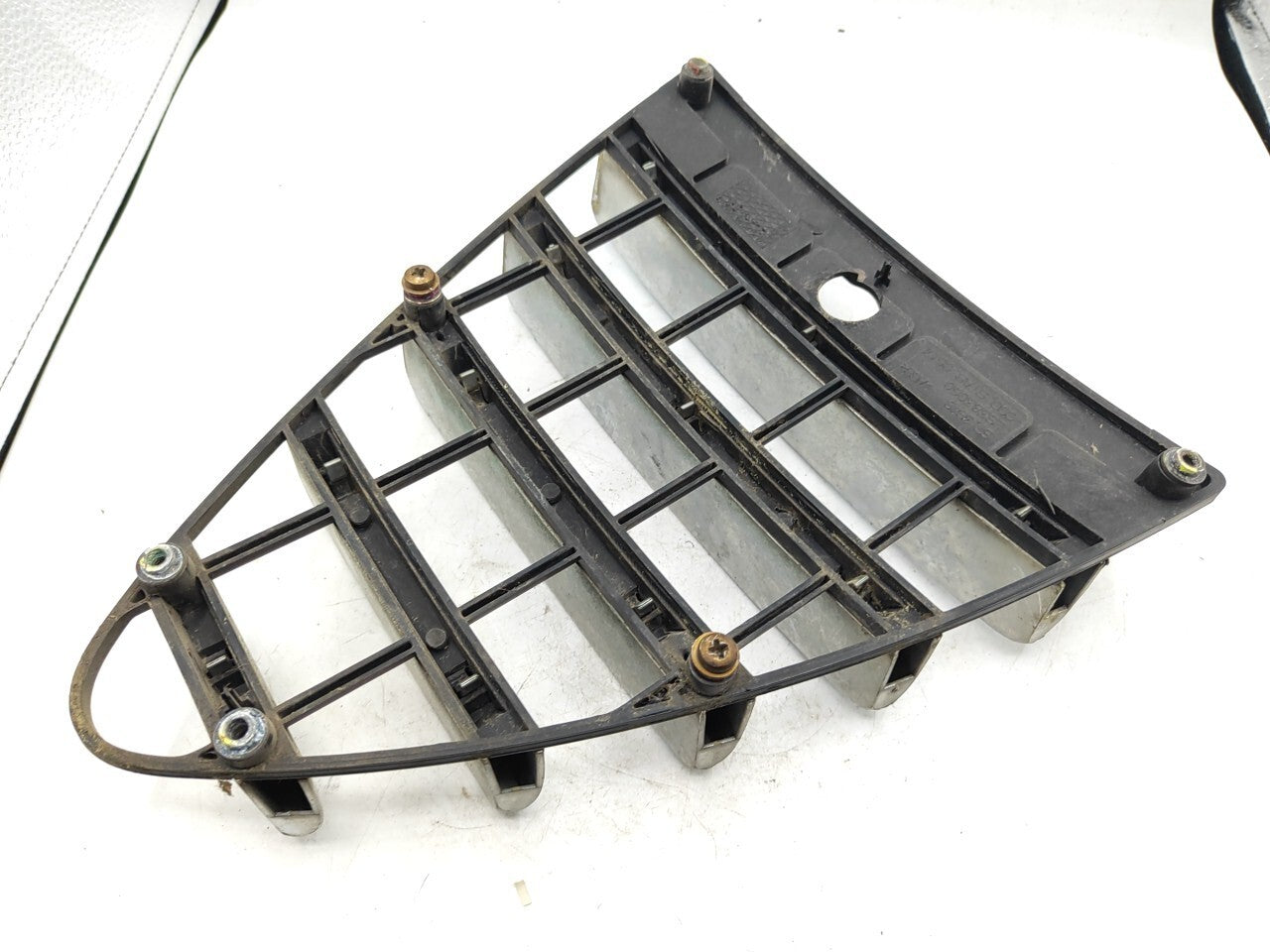 Alfa Romeo 147 Facelift 2007 Front Bumper Center Grill LS383060