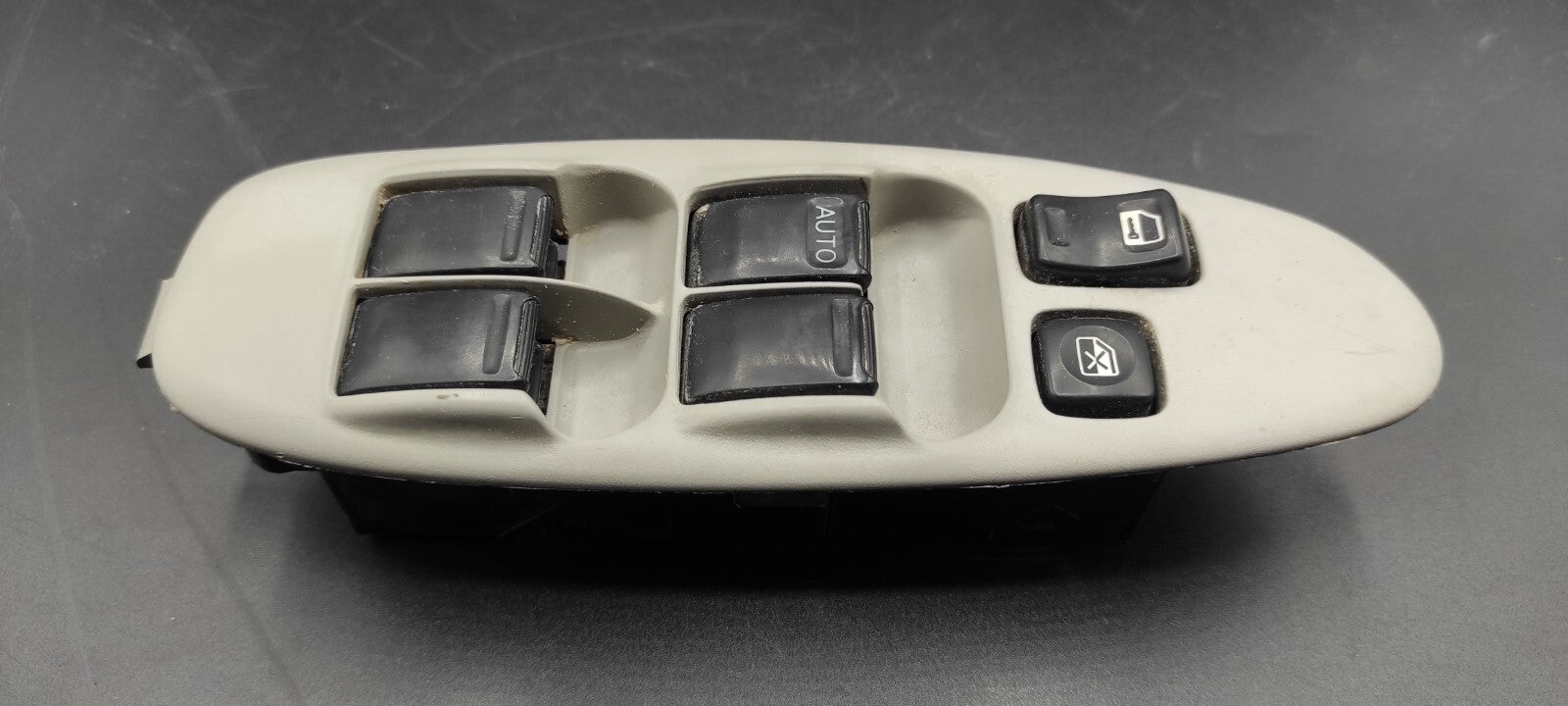 Nissan Almera Tino 2002 LHD Front Left Electric Window Switch Button 80961BU400
