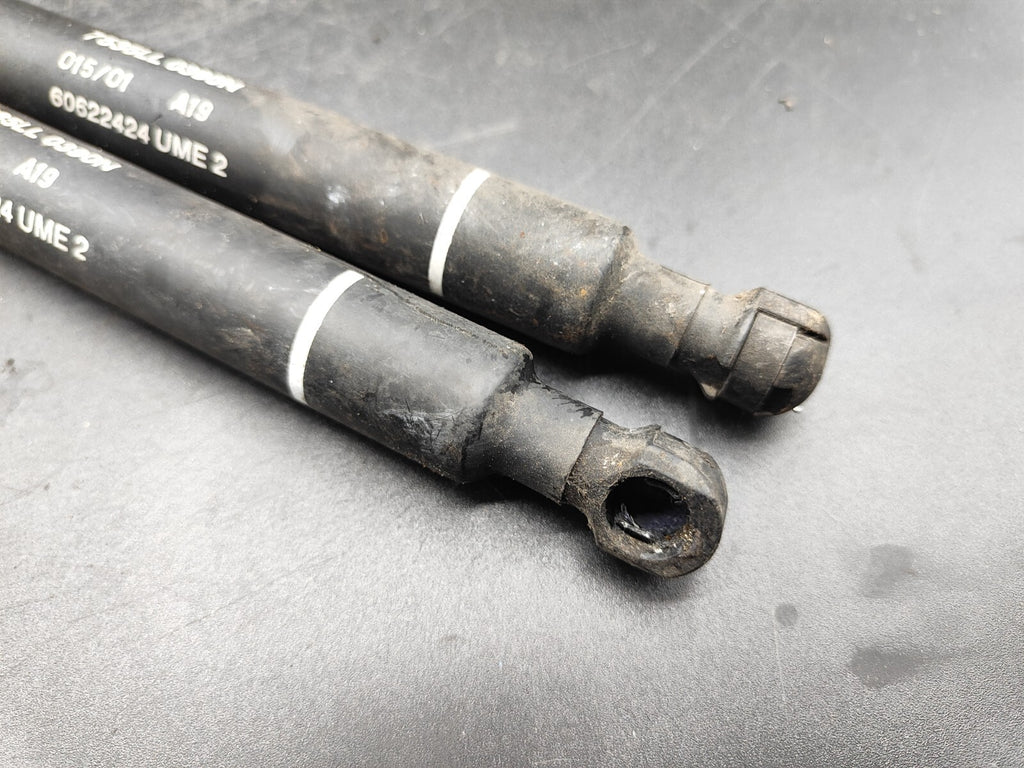 Alfa Romeo 166 Diesel 2002 Rear Tailgate Trunk Strut Shock Set 60622424