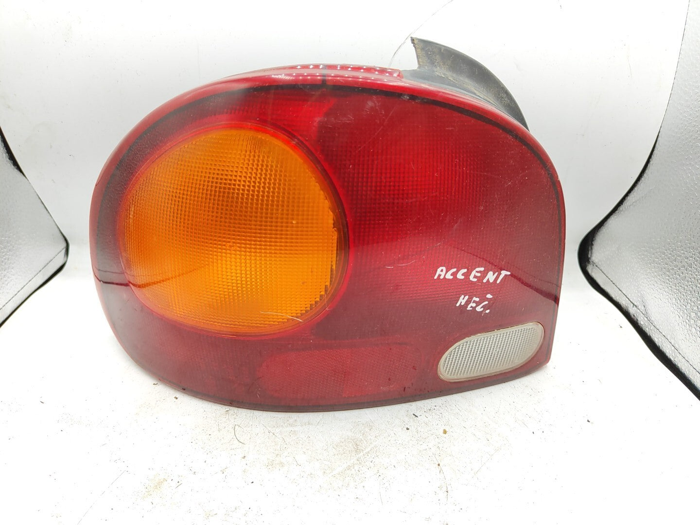 HYUNDAI ACCENT I X-3 1998 Rear Left Side Taillight Lamp Light