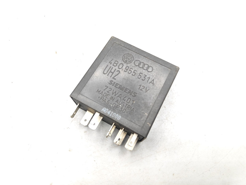 Volkswagen Passat B5 1998 Windshield Wiper Module ECU Relay 4B0955531A