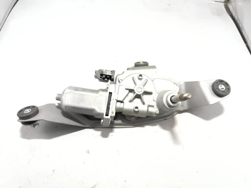 Mazda 3 BM III Hatchback 2014 Rear window wiper motor BHS267450 