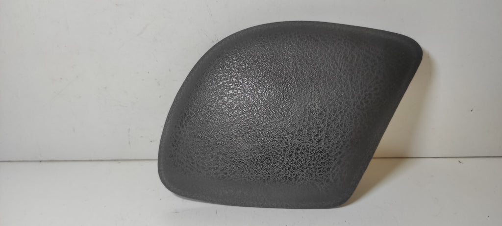 Alfa Romeo GT 1.9JTD 110kW 2005 Front Left Center Console Leather Trim