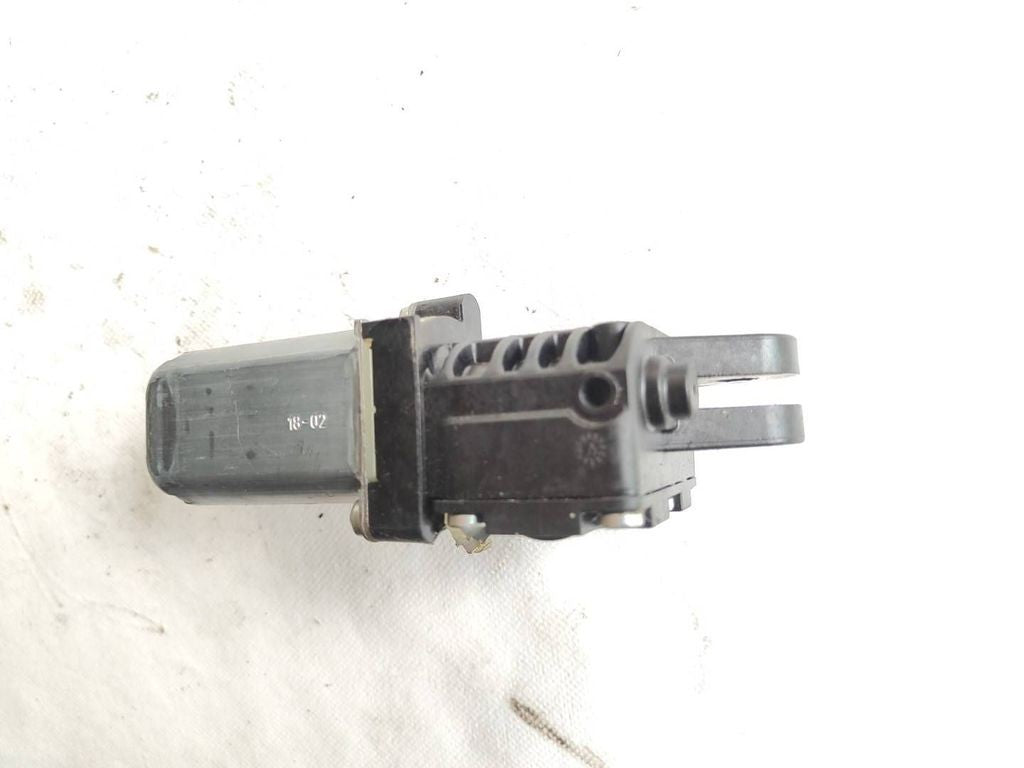 Mercedes-Benz C W205 2017 Steering column adjust motor 0390203399 