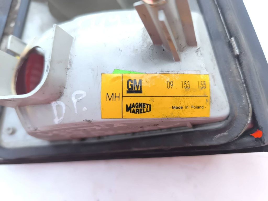 Opel Vectra B Estate 2001 rear right tail light lamp 09153155 