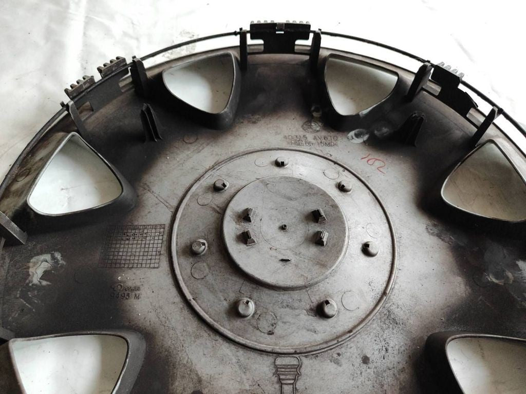 Nissan Almera N16 2003 R16 wheel hub cap 40315AV610 
