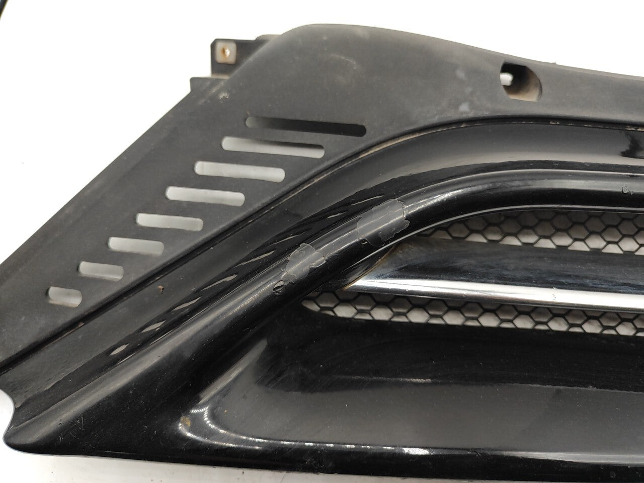 Alfa Romeo 166 2003 Front Left Bumper Upper Grill 156016558 BLACK