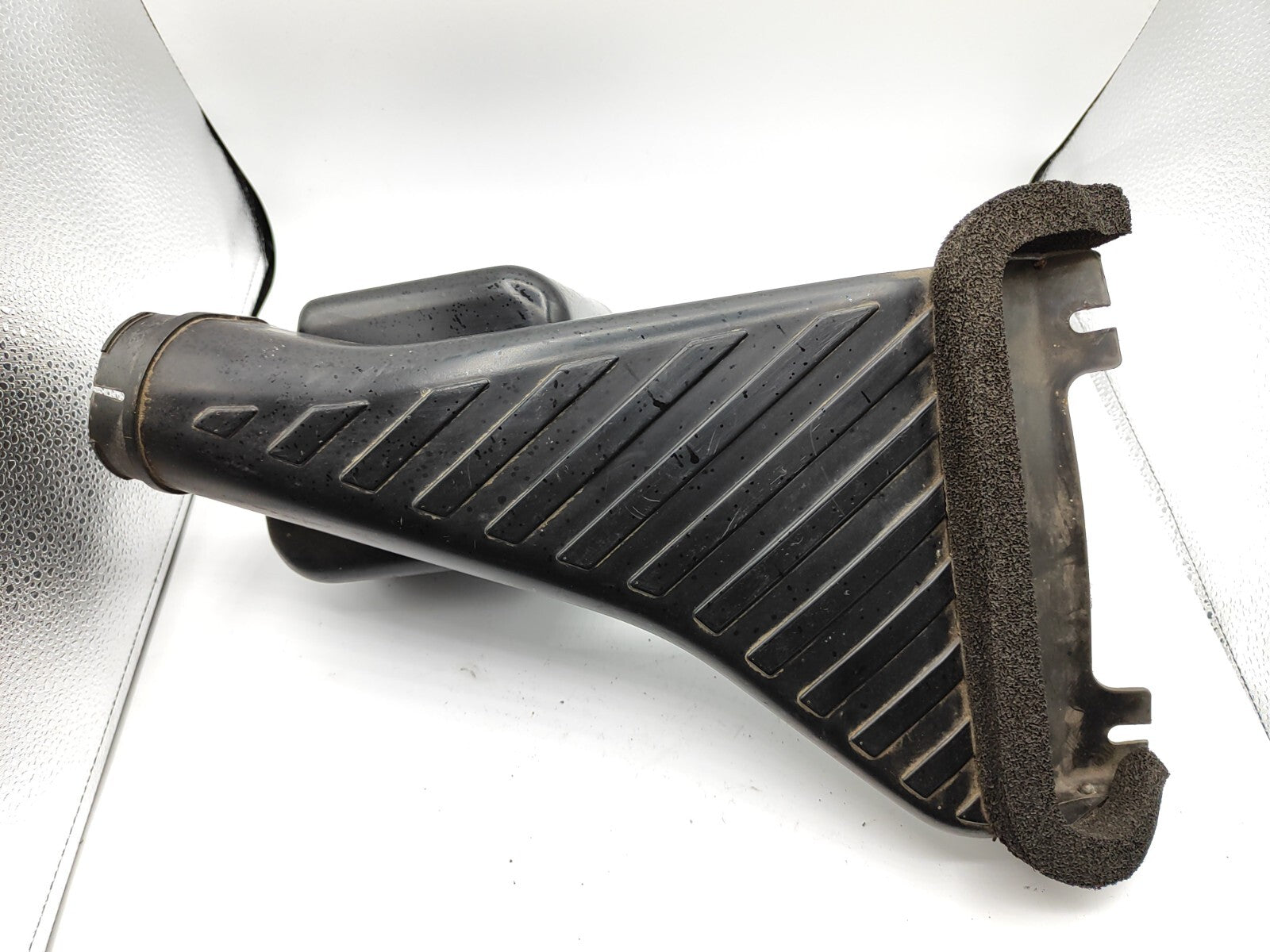 Mitsubishi Galant 2.0i 100kW 1998 Petrol Engine Air Intake Duct Pipe MR281083