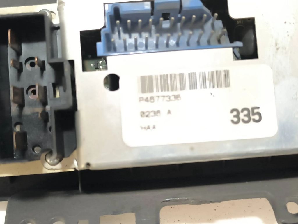 Chrysler Voyager 3.8i 1998 AC Climate control unit module P4677335 