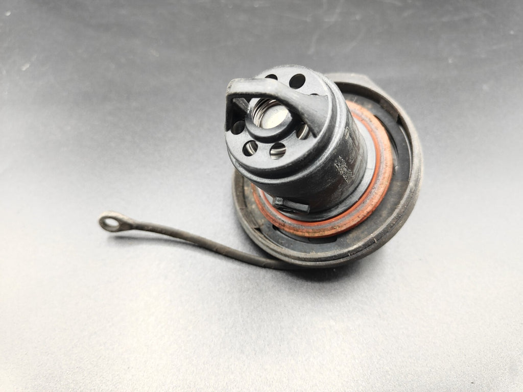 Alfa Romeo GT 2.0JTS 122kW 2005 Petrol Engine Fuel Tank Flap Filler Cap Cover