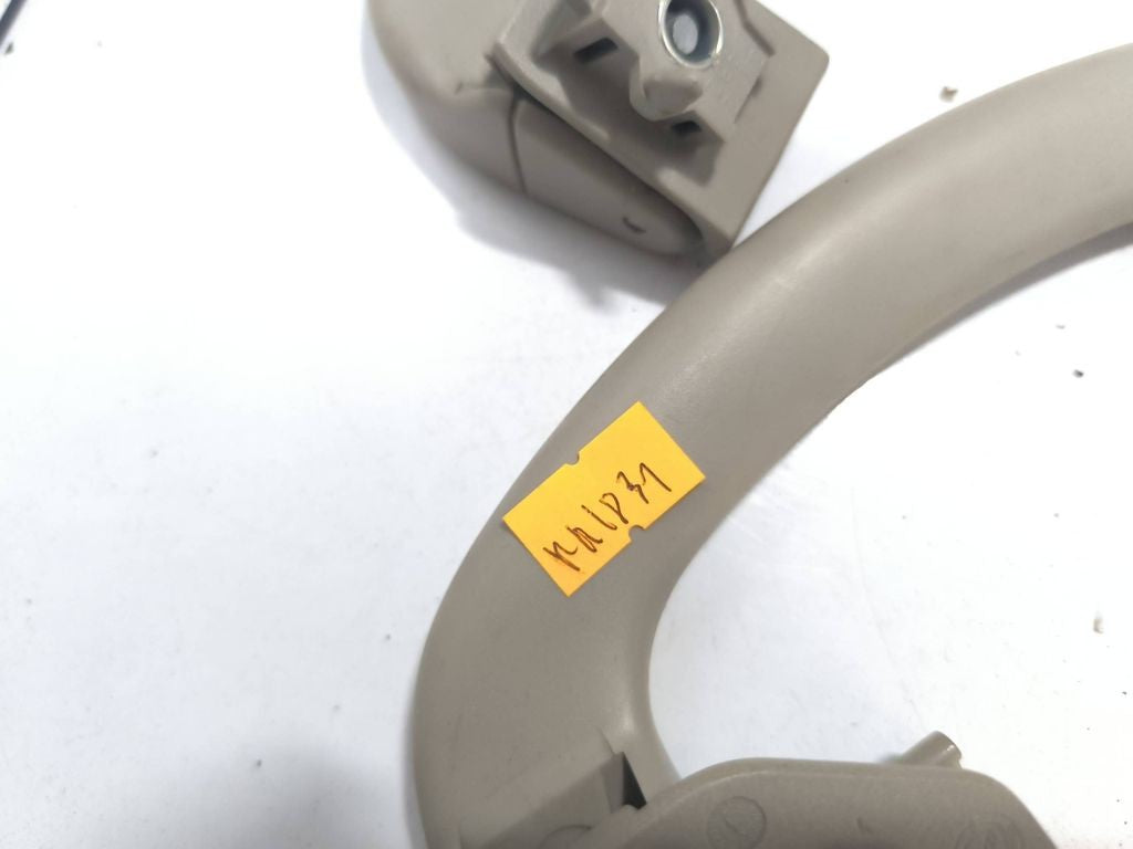 Alfa Romeo 159 2.4JTDm 2007 A set of roof handles 