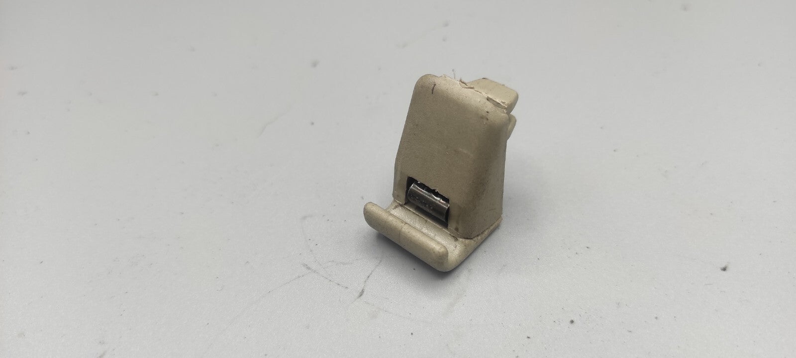 Alfa Romeo 156 SW 2.4JTD 2002 Front Right Sun Visor Cover Mount Clip