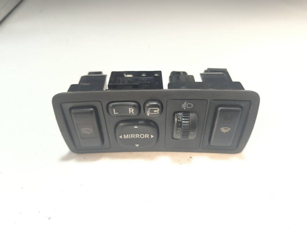 Toyota Avensis T250 2006 Wing mirror switch button 777669 