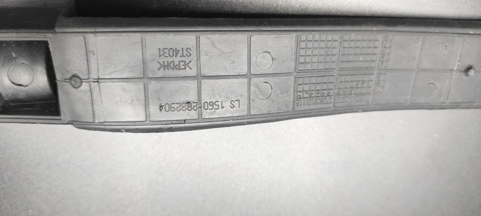 Alfa Romeo 156 2004 Center Console Middle Rubber Insert Mat 15602882904