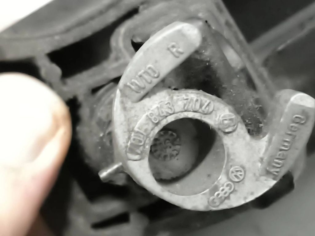 Volkswagen Transporter Caravelle T4 1999 sliding door exterior handle with key