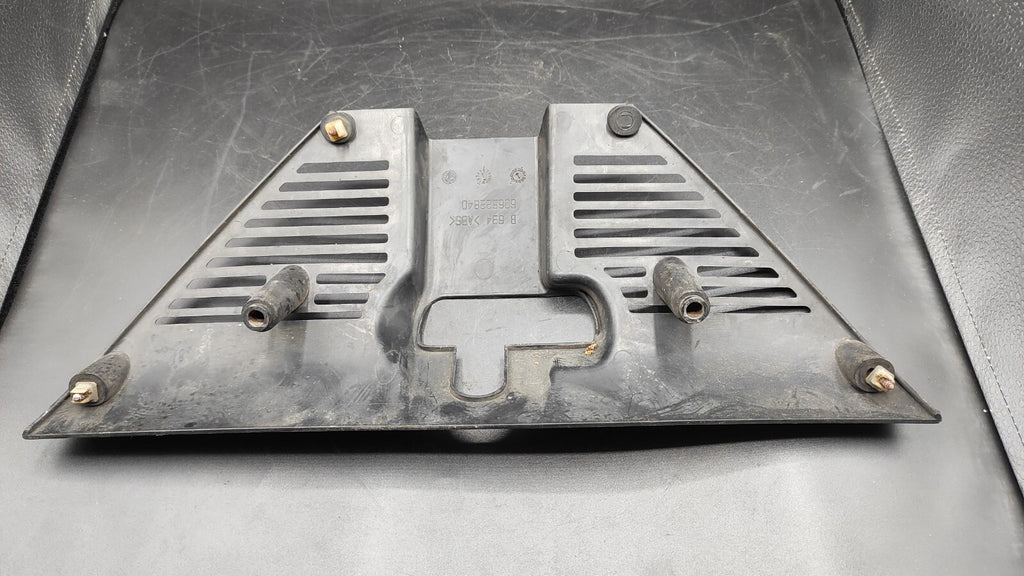 Alfa Romeo 166 2.4JTD 110kW 2002 Front Center Bumper Upper Grill 606522840