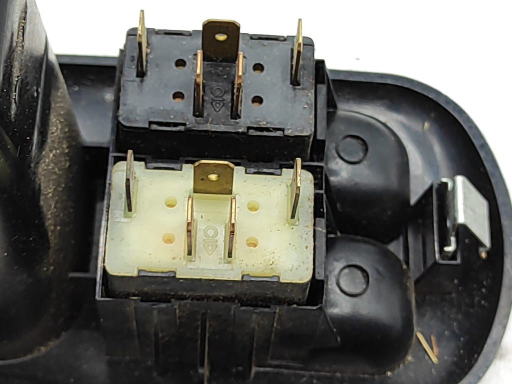 Alfa Romeo 156 1.9JTD 85kW 2001 LHD Front Left Electric Window Switch 156016081