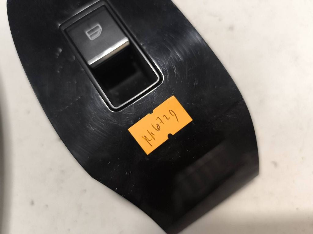 Mazda 3 2019 Electric window control switch BDGF66370 